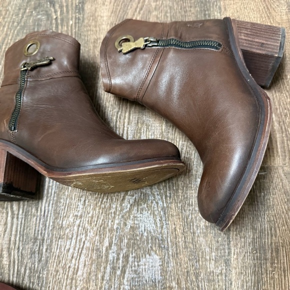 Fly London 37 (6.5-7) Mint near new Brown Leather Ankle Boots with Metal Eyelets - Picture 5 of 15